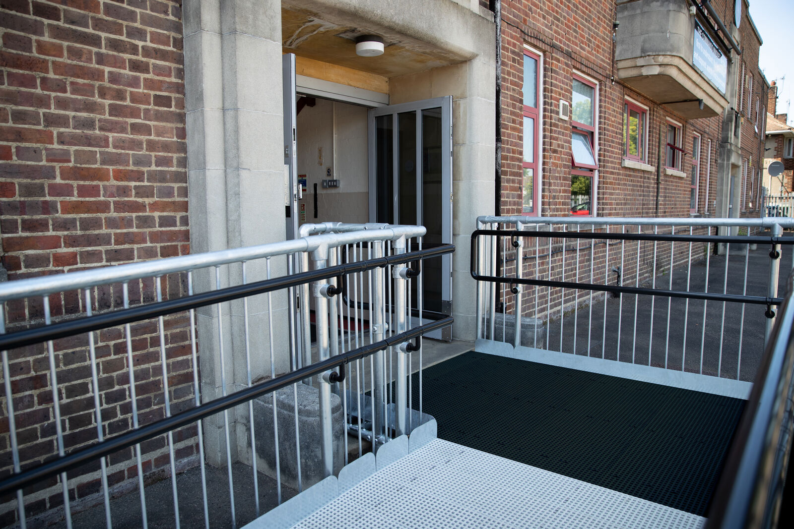 20220614 AQ5I0047 3 RT Medium